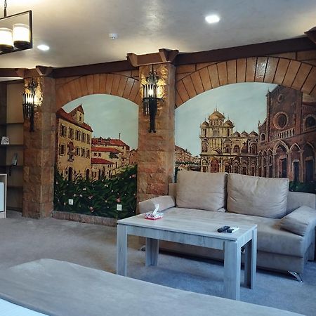 Delin Hotel And Tours エレバン エクステリア 写真