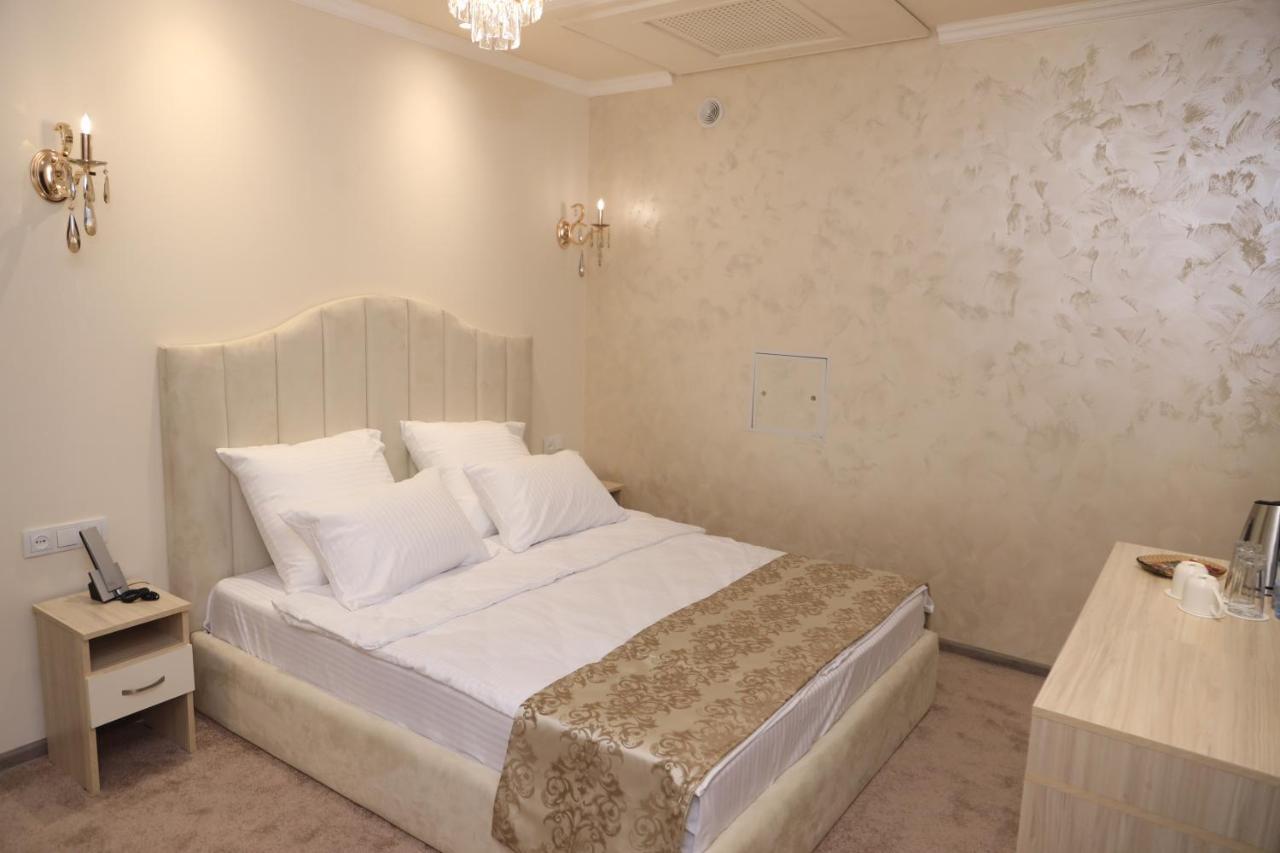 Delin Hotel And Tours エレバン エクステリア 写真