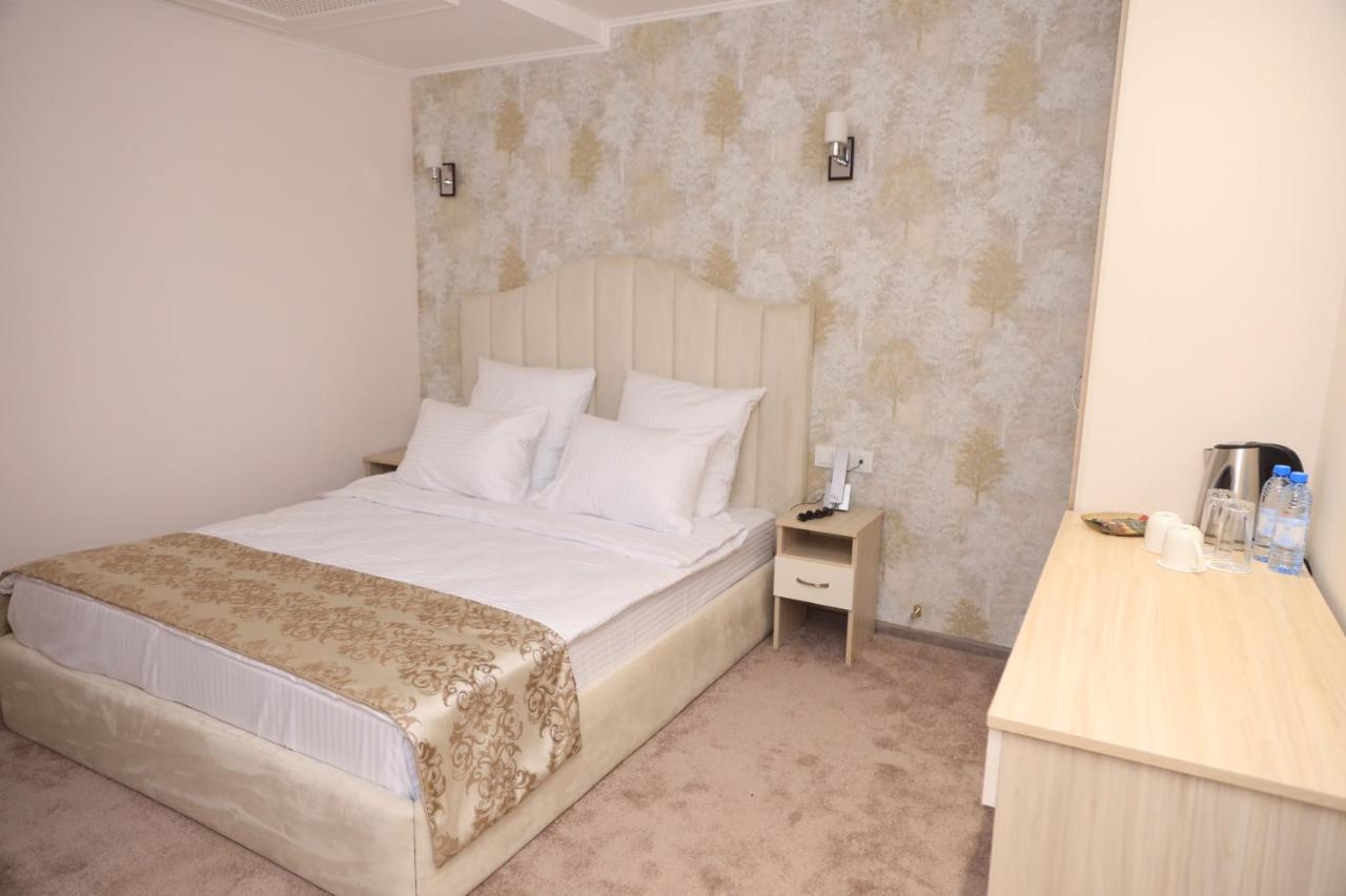 Delin Hotel And Tours エレバン エクステリア 写真