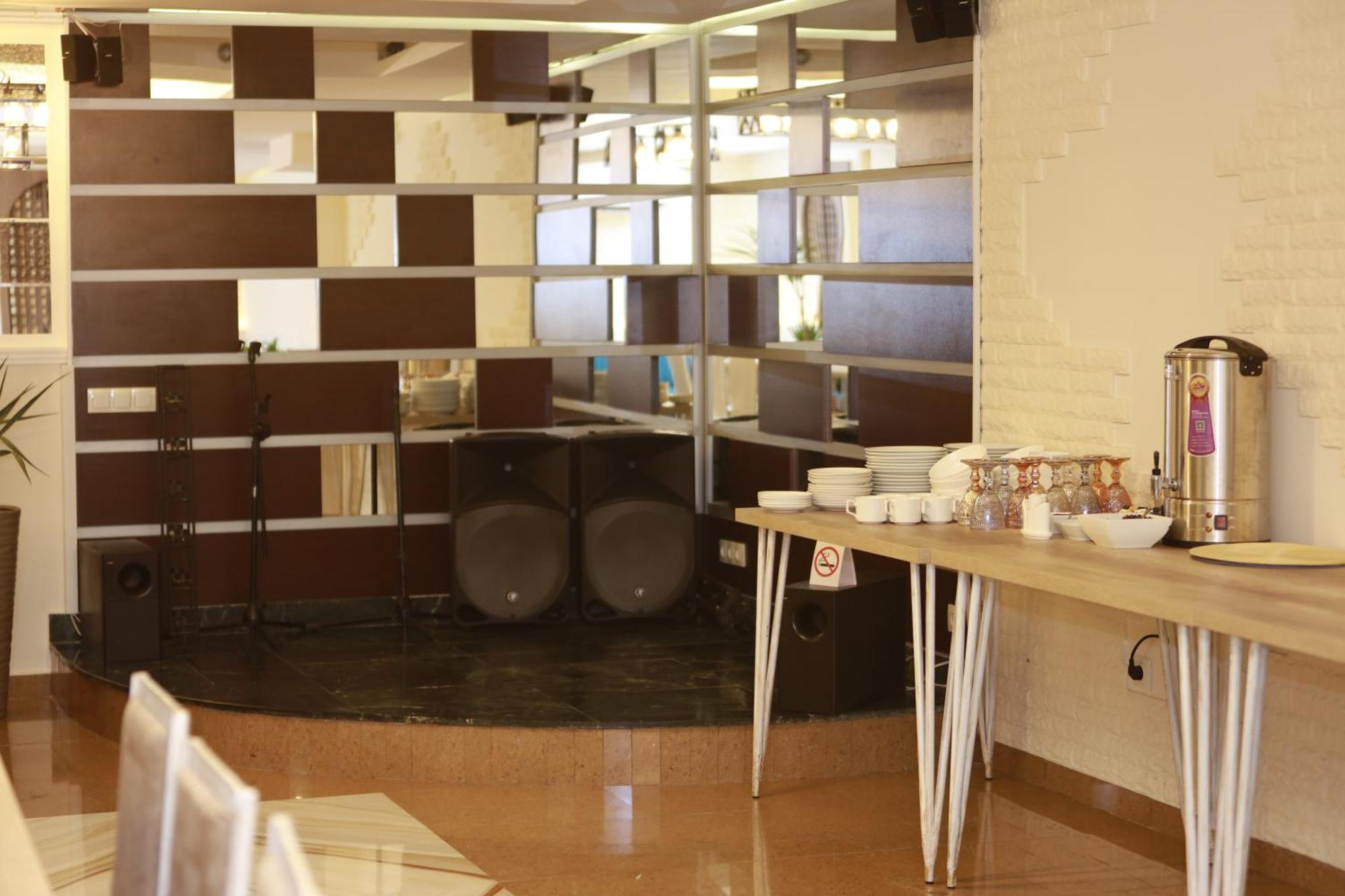 Delin Hotel And Tours エレバン エクステリア 写真